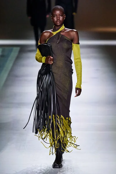 Look 8